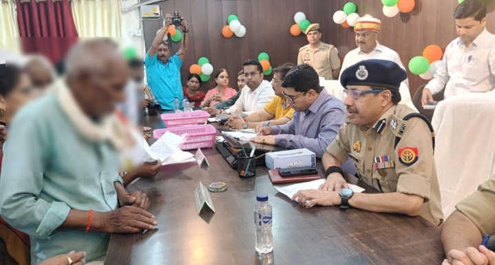 सम्पूर्ण समाधान दिवस में शिकायतों के त्वरित एवं गुणवत्तापूर्ण निस्तारण के दिये निर्देश