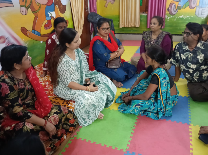 बहू-बेटी सम्मेलन एवं चौपाल कार्यक्रम का आयोजन रिजर्व पुलिस लाइन और सोहरामऊ के ग्राम जैतीपुर में किया गया