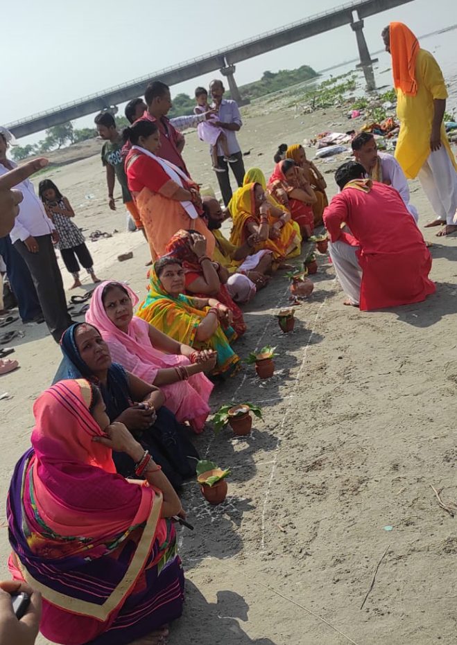 पंचेश्वर महादेव मंदिर में पांच दिवसीय मूर्ति स्थापना महोत्सव अंतर्गत जलाभिषेक के लिए गंगा तट गई मूर्तियां