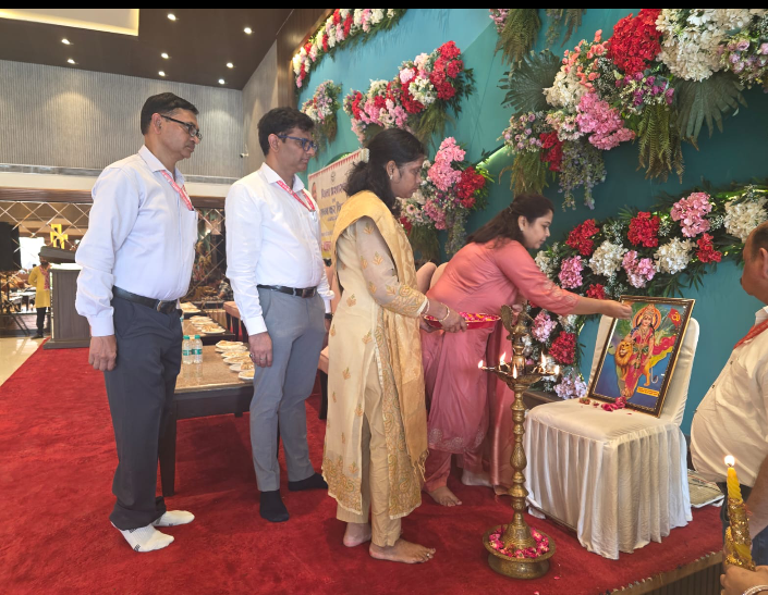 व्यापारी कल्याण दिवस पर सम्मान समारोह आयोजित
