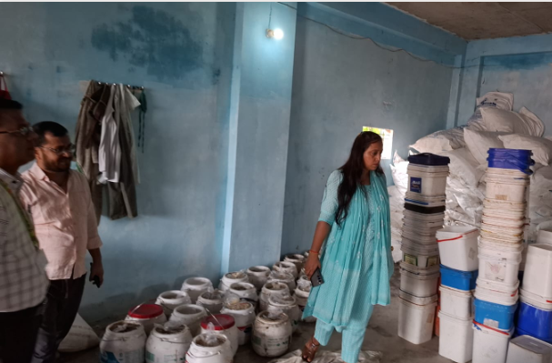 उन्नाव में खाद्य सुरक्षा विभाग की बड़ी छापेमारी, 967 किलो संदिग्ध खाद्य पदार्थ नष्ट